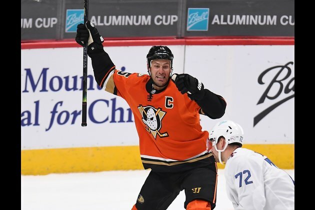 NHL roundup: Ducks rally in OT, end 9-game winless streak
