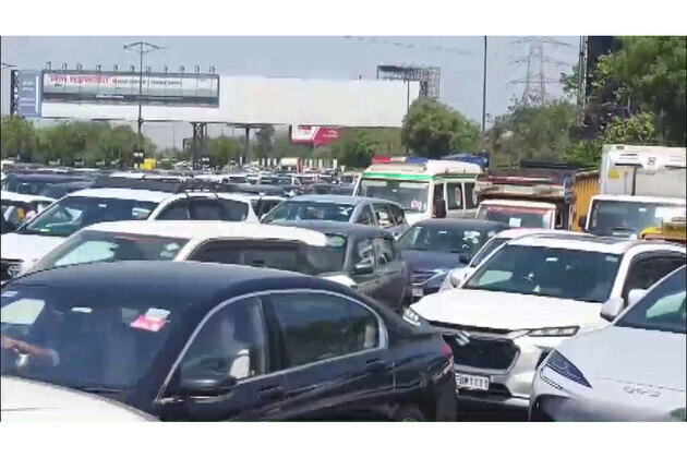 Noida Link Road from Chilla Border blocked amid workers' protest: Delhi Traffic Police