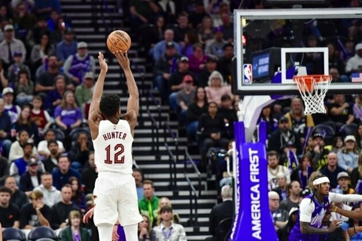 Cavaliers end losing streak, cruise past hobbled Jazz