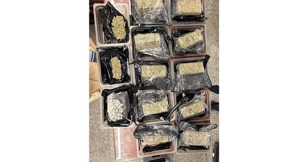 Lucknow: Customs arrest passenger for smuggling, seize Rs 10