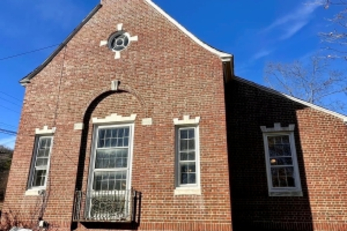 Concord Monitor - Historic former Boscawen library building on sale &nbsp;again