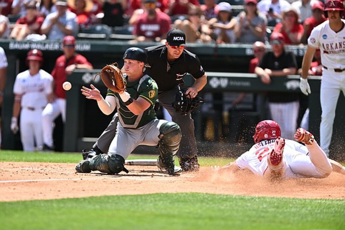 Arkansas baseball wins Fayetteville Regional opener over North Dakota State - Whole Hog Sports