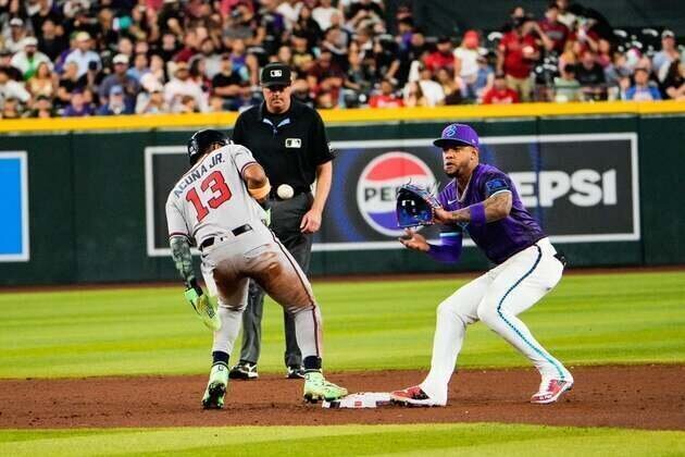 Braves hit back-to-back homers in 9th, blank Diamondbacks