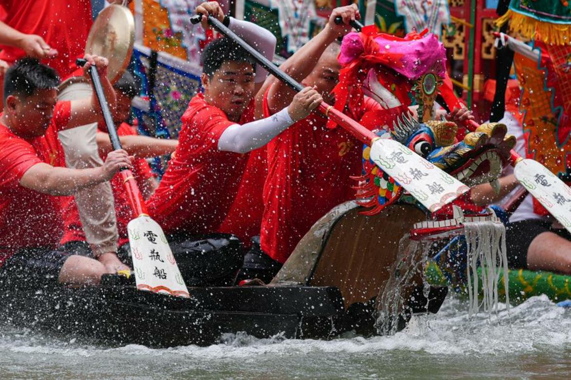 Dragon boat races spark rise in tourism spending during ancient Chinese festival