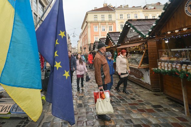 EU unveils aid & investment plan for Ukraine worth billions