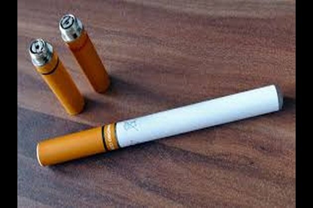 Vaping claims first life after 'unexplained lung disease': Report