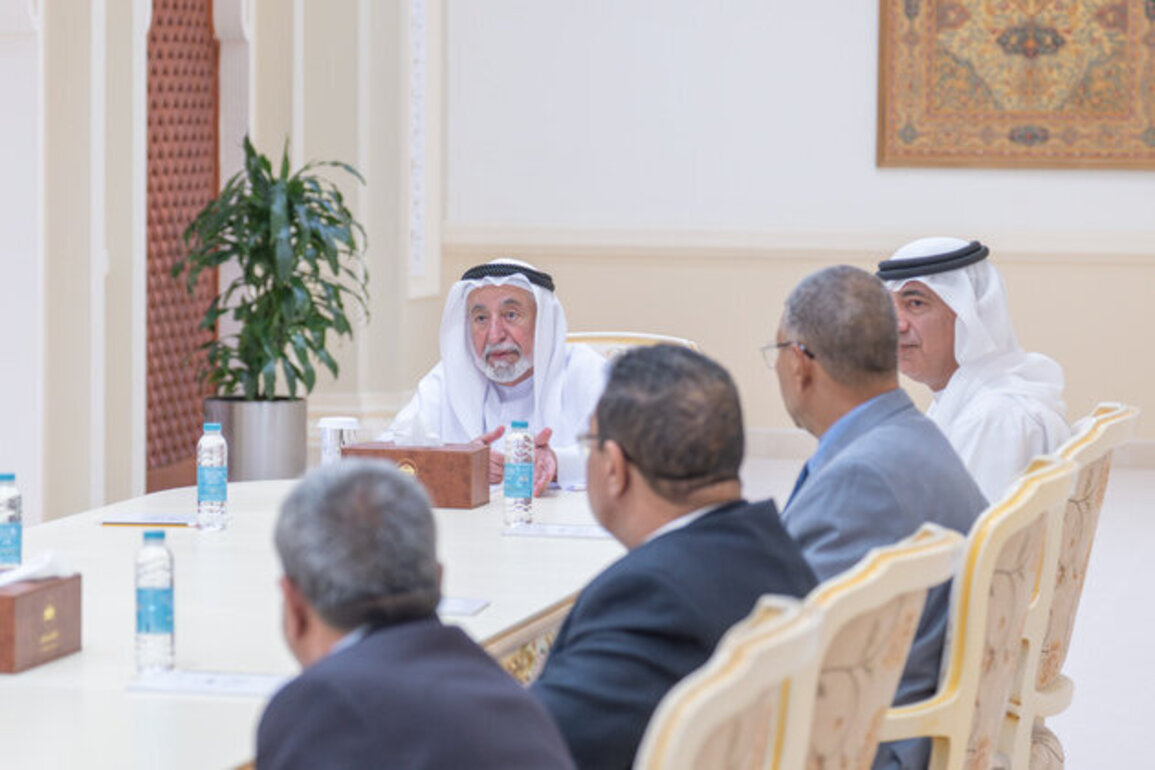 Sharjah Ruler receives directors of Arab Houses of Poetry