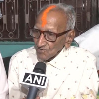 "I am reaping rewards of my honesty," says veteran BJP worker Makhanlal Sarkar after PM Modi felicitates him in West Bengal