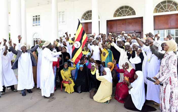 resident oweri useveni takes a group photograph with the pilgrims 