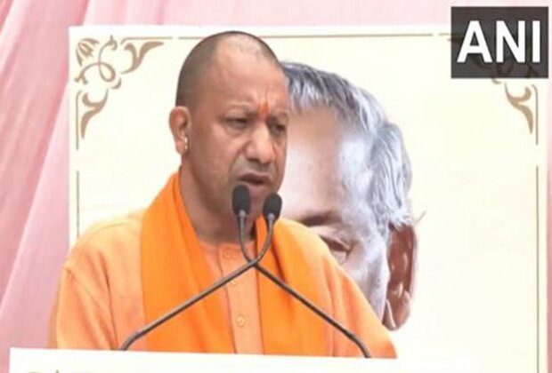 UP CM Yogi pays tribute to Kalyan Singh in Lucknow