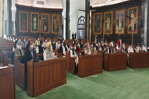 Centre insensitive towards farmers, common people: Sonia Gandhi