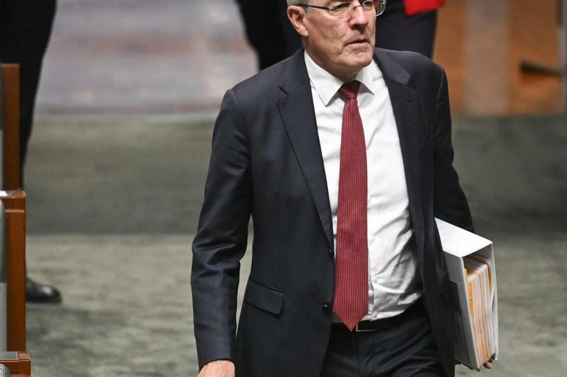 Linda Reynolds targets former Attorney-General Mark Dreyfus in Higgins lawsuit