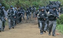  Hundreds of police and soldiers entered the area in Ecuador’s north at dawn yesterday