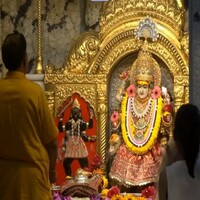 Morning Aarti held at Jhandewalan temple on eighth day of Chaitra Navratri