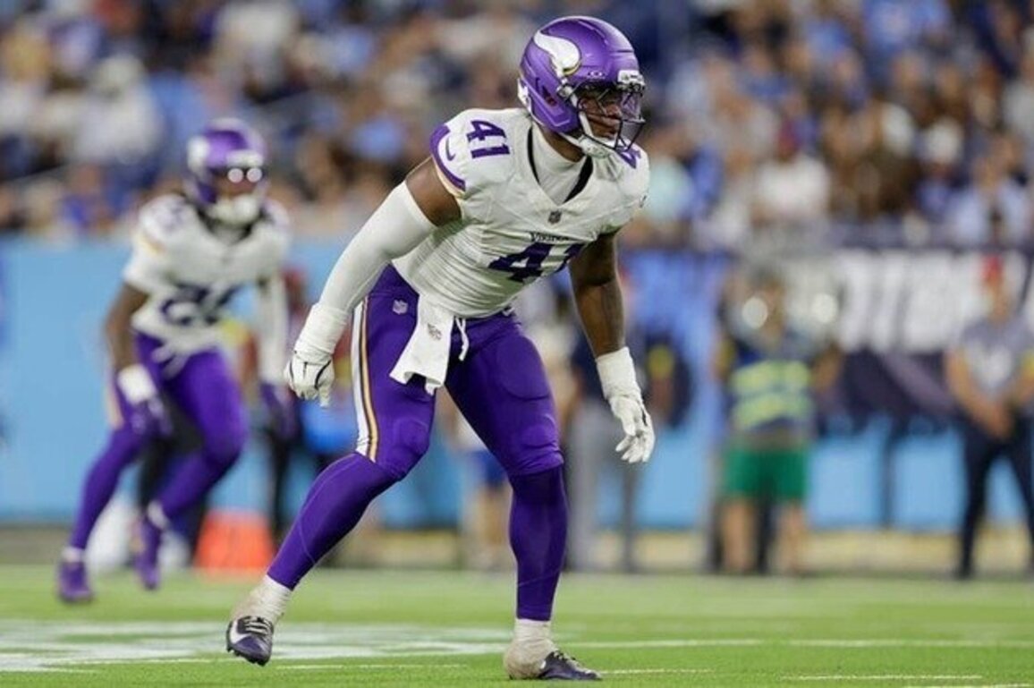 Jets Claim LB Kobe King