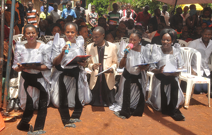  choir from the ondism aith singing during the ceremony hoto by onald iirya