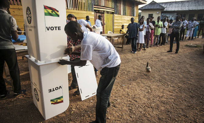 Ghana votes in tight election amid economic slump Ghana votes in tight election amid economic slump