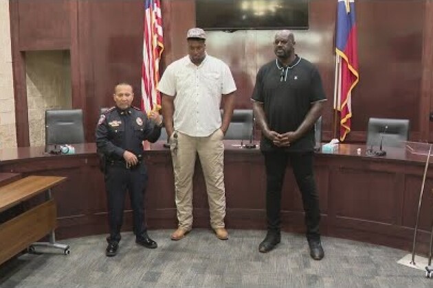 Shaq pays police academy fees for 7'3" Texas recruit Jordan Wilmore