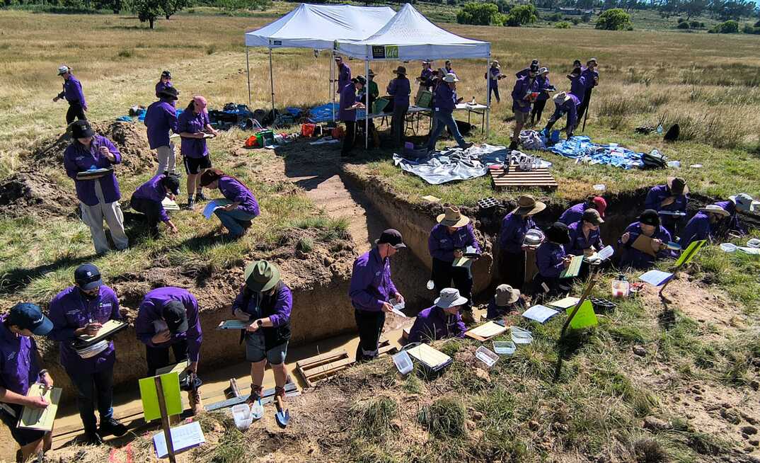 More than 200 people including international competitors attended a soil judging event held at Armidale in New South Wales recently.
