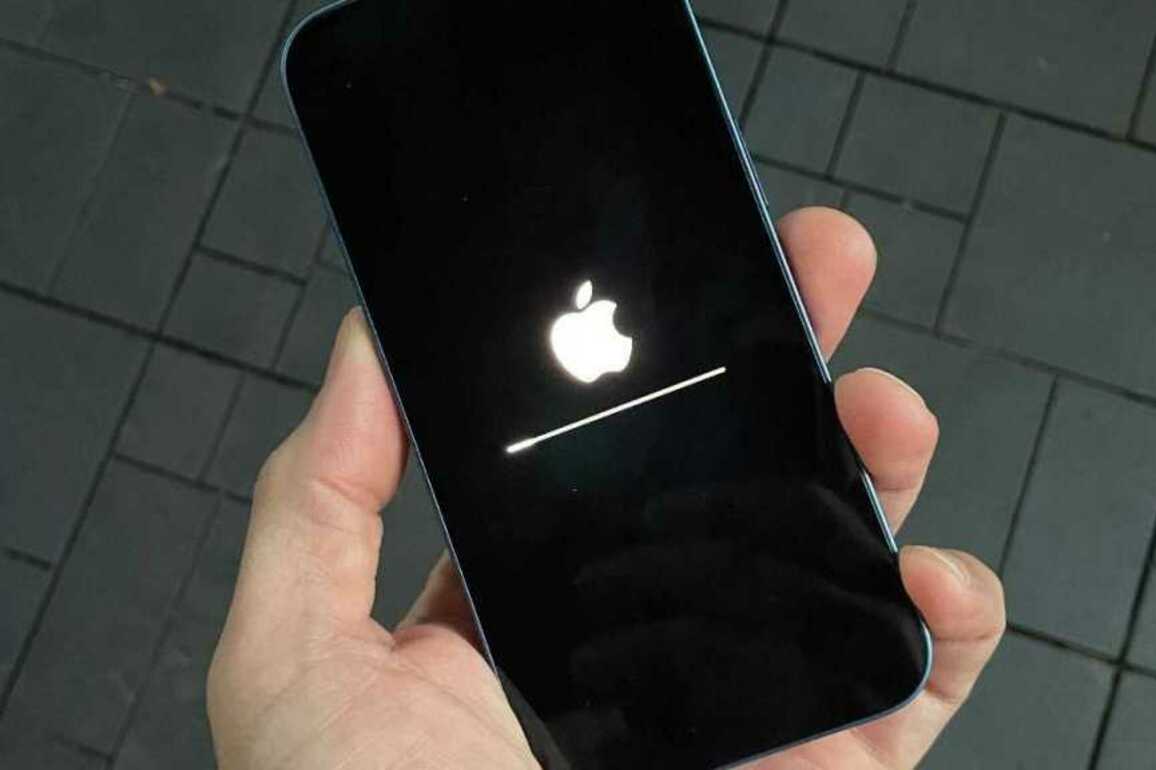 Forget iOS 18.4, your older iPhones and Macs need an update this weekend too