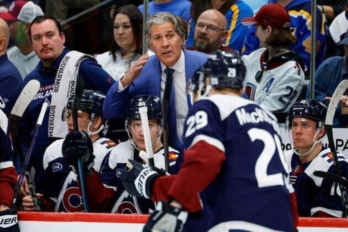 Goalie decision looms large for Avalanche in Game 4