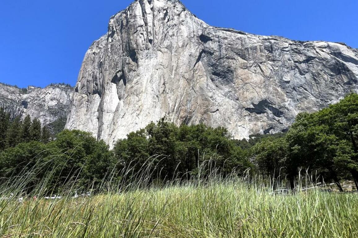 Trump administration orders national parks to remain open