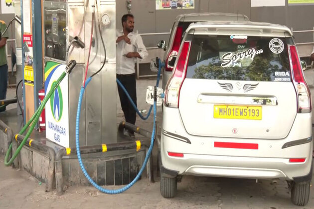 Mumbai cab drivers voice distress as CNG rises to Rs 86/kg