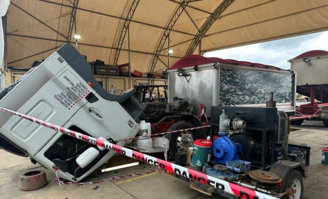Truck cabin in contact with the workshop ground
