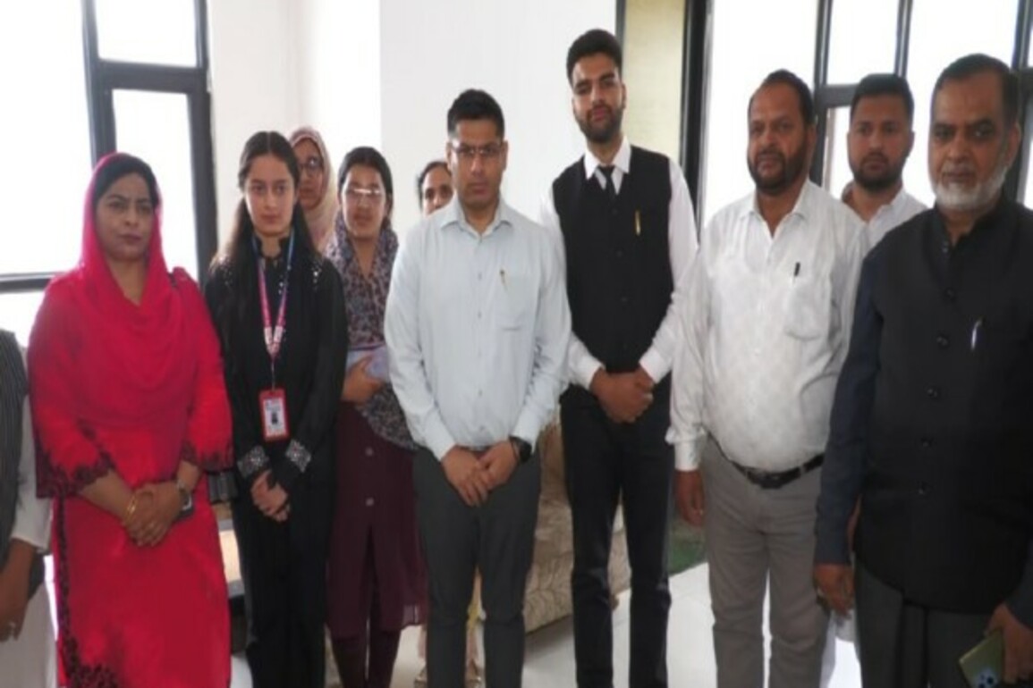 Poonch district commissioner meets toppers of J-K class 10th and 12th examinations
