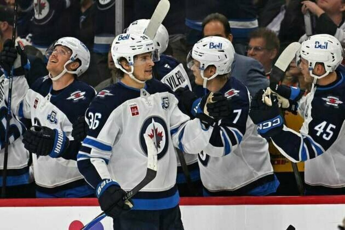 Mark Scheifele ties Jets' all-time points mark in win over Flyers