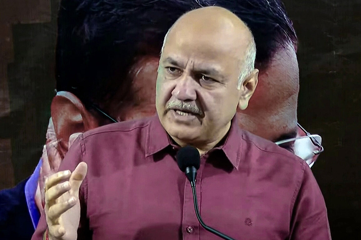 "No lawyer will appear, no hope for justice, only Satyagraha left'': Manish Sisodia writes to Delhi HC