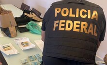 Agentes apreenderam R$ 15 mil em espécie
