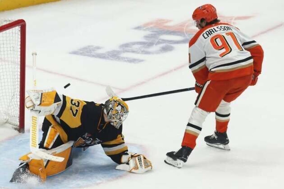 NHL roundup: After last-second goal, Ducks stun Penguins in shootout