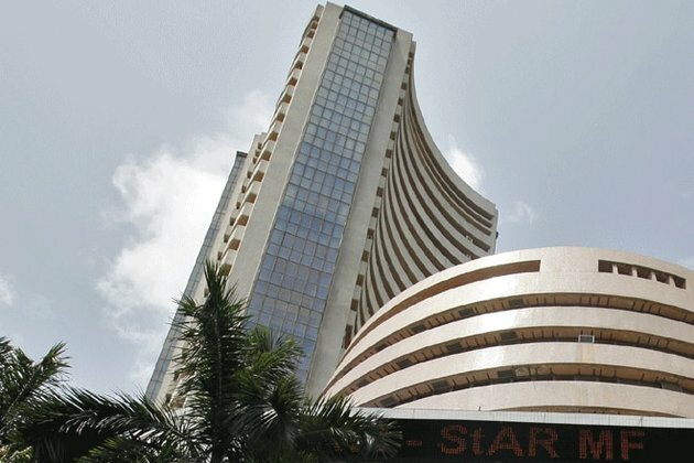 Sensex crosses 39,000 mark, metal and PSU banks gain