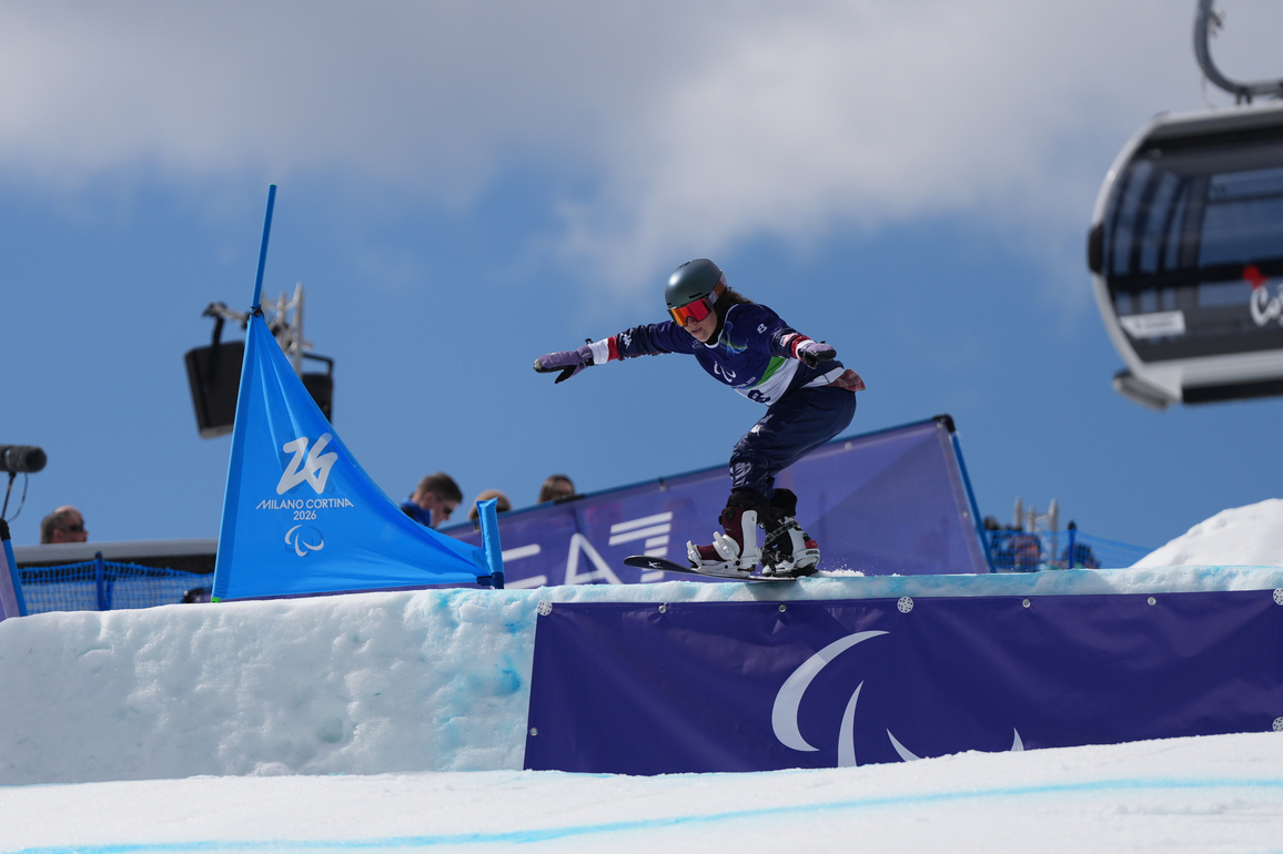 (SP)ITALY-CORTINA D'AMPEZZO-PARALYMPIC WINTER GAMES-PARA SNOWBOARD-WOMEN'S BANKED SLALOM SB-LL2