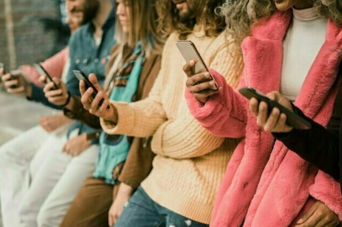 Amplifying delusions: How social media can negatively impact our mental well-being
