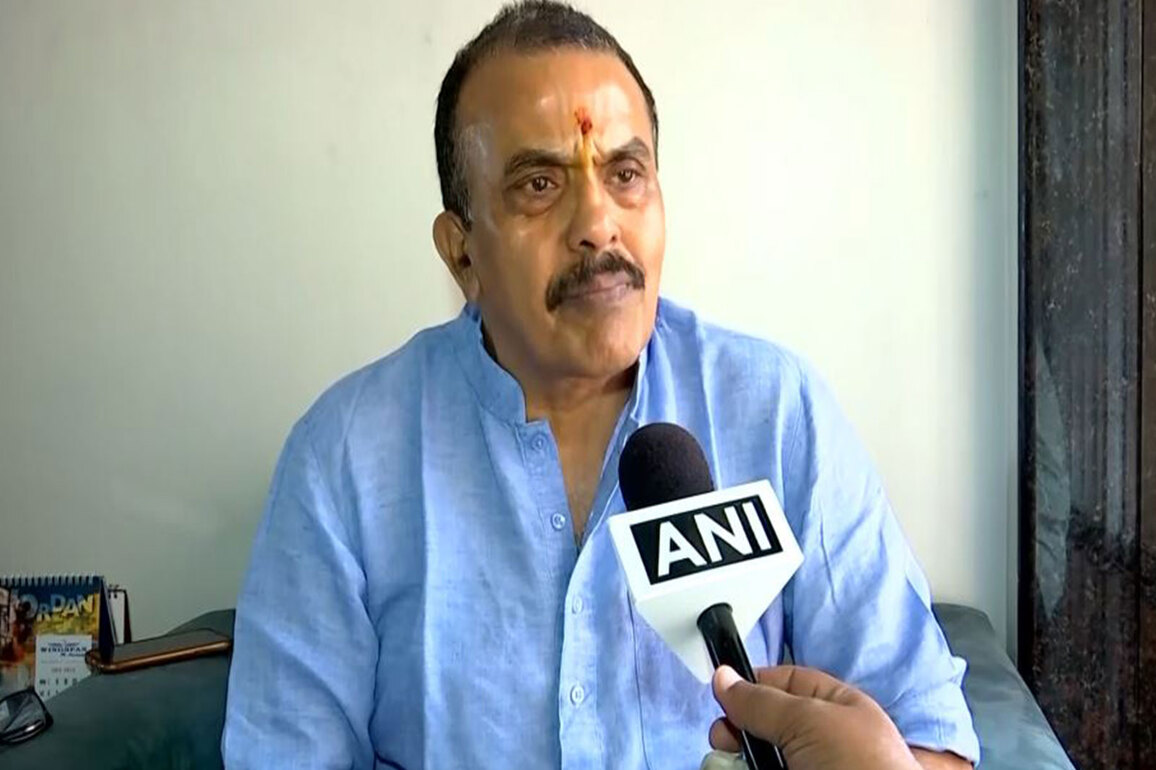 "We request Shah Rukh Khan to remove Bangladeshi from his team": Shiv Sena leader Sanjay Nirupam