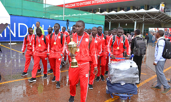 Ttiitmu ya Cranes U17 nga baakatuuka ku kisaawe. Baakomyeyo na buwanguzi bwe baakubye Ethiopia ggoolo 3-1 Ttiitmu ya Cranes U17 nga baakatuuka ku kisaawe. Baakomyeyo na buwanguzi bwe baakubye Ethiopia ggoolo 3-1
