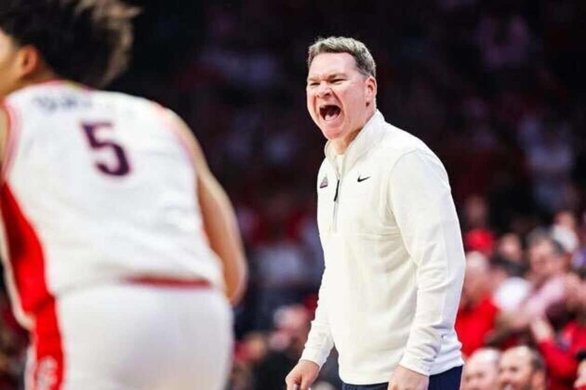 Differing styles in spotlight when No. 4 Arizona clashes with No. 2 Houston