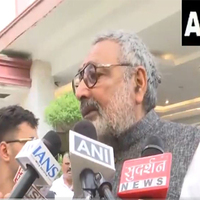 "UPA's 10 years were only about controversies," Giriraj Singh counters Rahul Gandhi's EC allegations