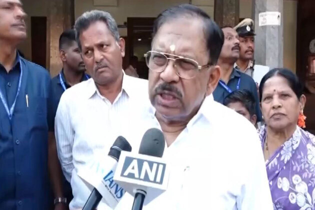 "Shortage of commercial cylinders across country": Karnataka HM G Parameshwara