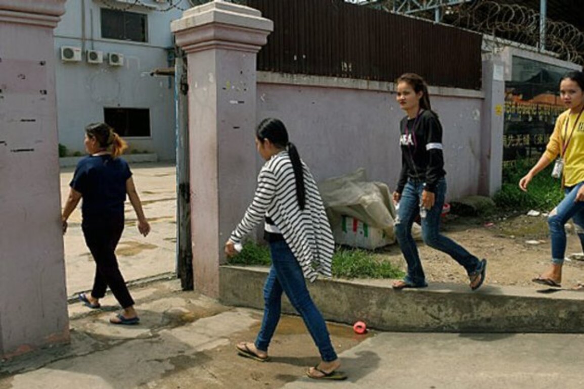 Cambodian Footwear Workers Stage Protest Over Low Severance Payments