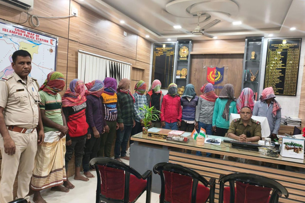 West Bengal: 12 Bangladeshi nationals, one Indian held in Murshidabad for illegal stay
