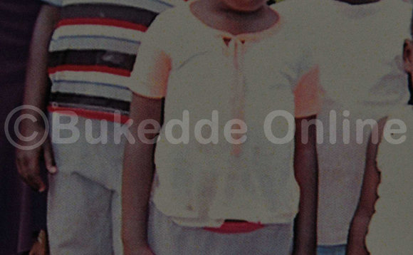 Mukuye (ku kkono) ng;ali ne baana banne. (Ekif. Henry Nsubuga) Mukuye (ku kkono) ng;ali ne baana banne. (Ekif. Henry Nsubuga)