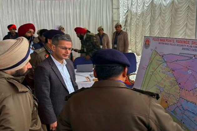Shaheedi Sabha: Punjab DGP pays obeisance at Gurdwara Sri Fatehgarh Sahib