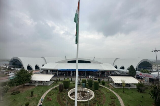 Srinagar Airport announces partial runway closures for maintenance starting July 2026; total runway shutdown from October 1