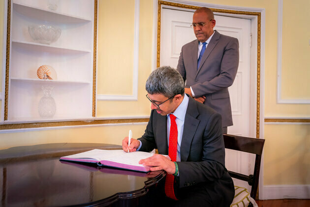 Abdullah bin Zayed, Barbados Prime Minister discuss joint cooperation, climate action