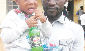 Katasi ng’ali ne kitaawe Kalanzi. Katasi ng’ali ne kitaawe Kalanzi.