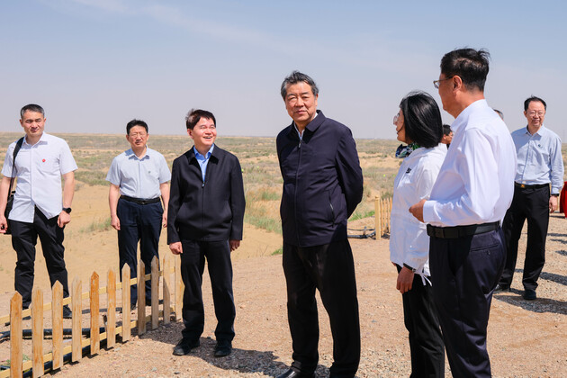 CHINA-INNER MONGOLIA-HE LIFENG-DESERTIFICATION CONTROL (CN)