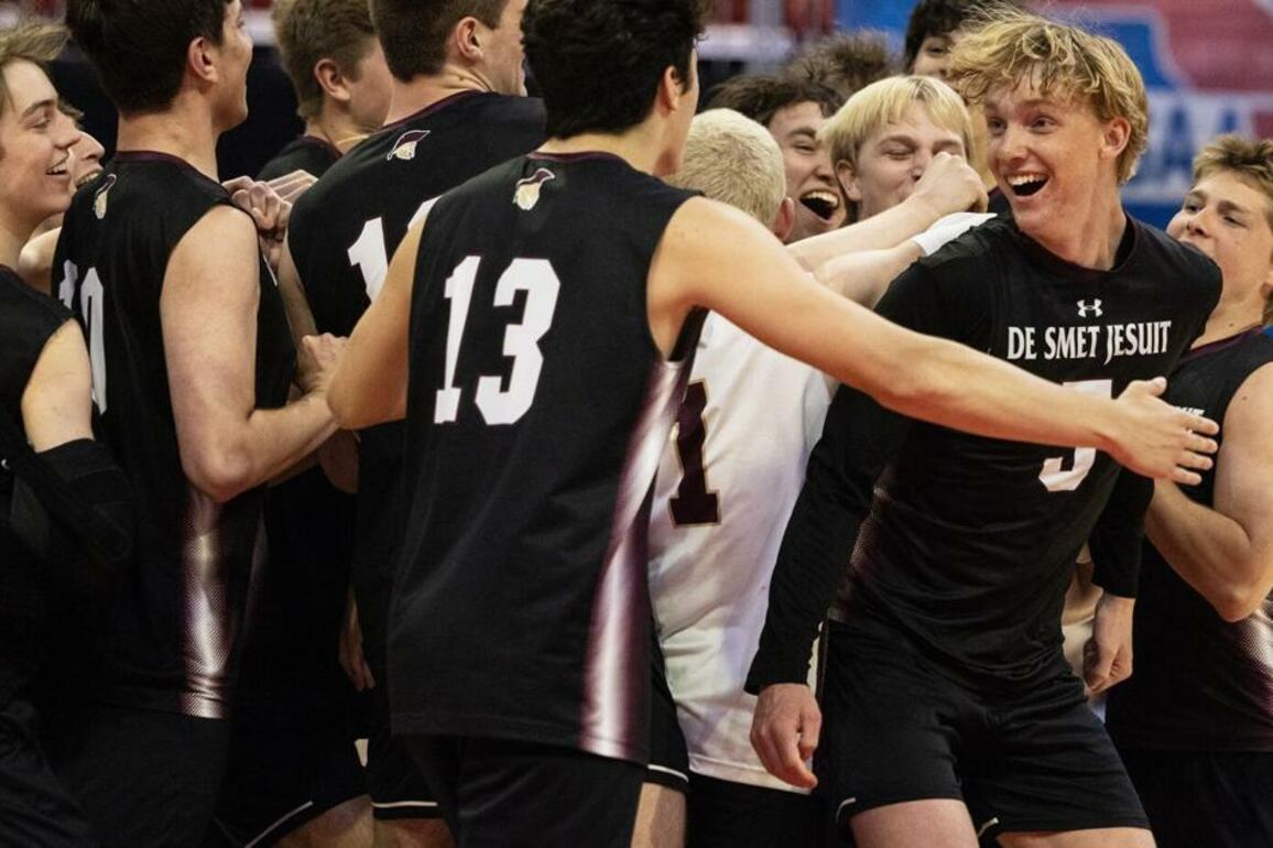 De Smet sweeps SLUH to win Missouri boys volleyball state championship